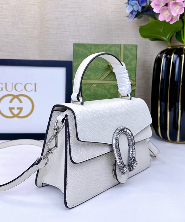 激安グッチバッグコピー背面デザイン